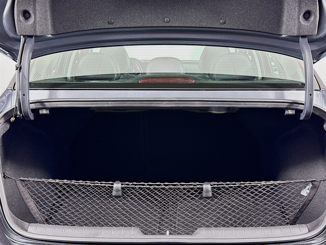 Hyundai Elantra Limited IVT 2023