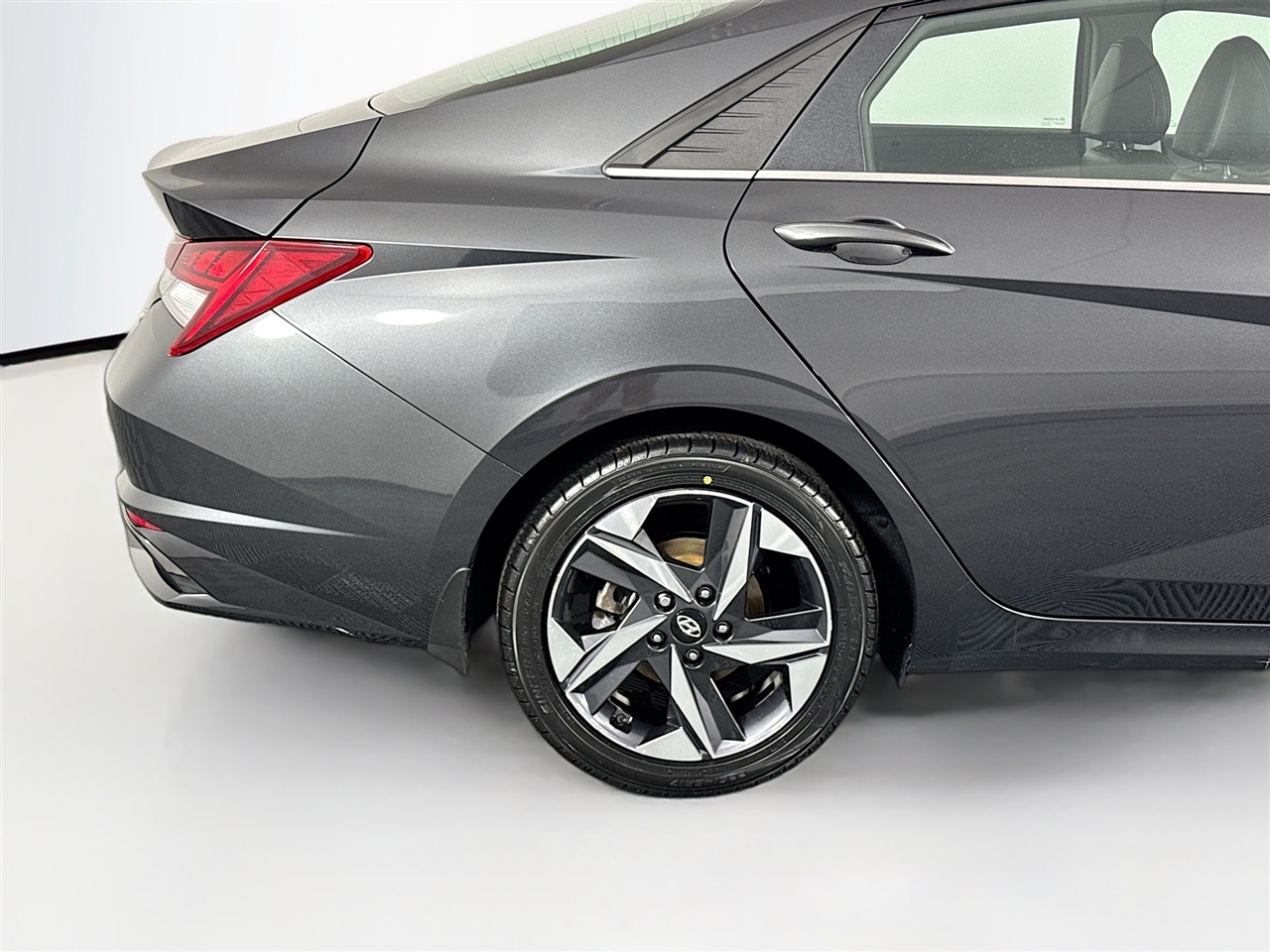 Hyundai Elantra Limited IVT 2023