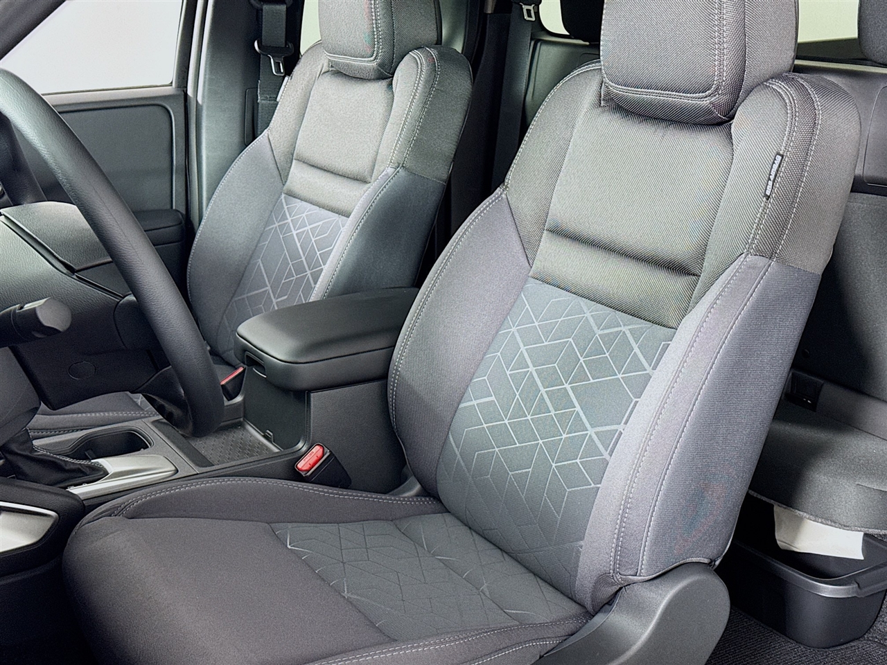 Nissan Frontier King Cab 4x4 SV 2025