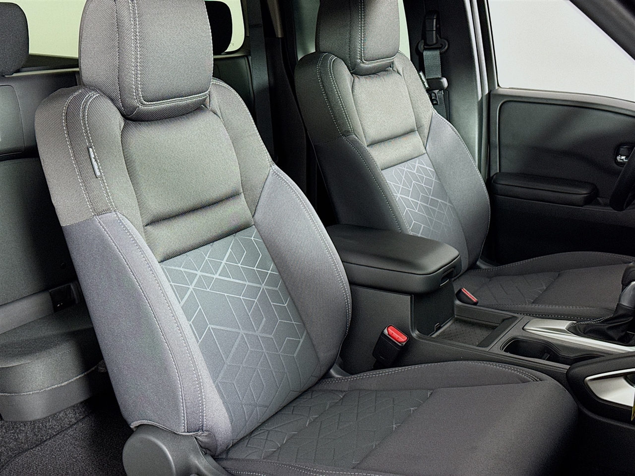 Nissan Frontier King Cab 4x4 SV 2025