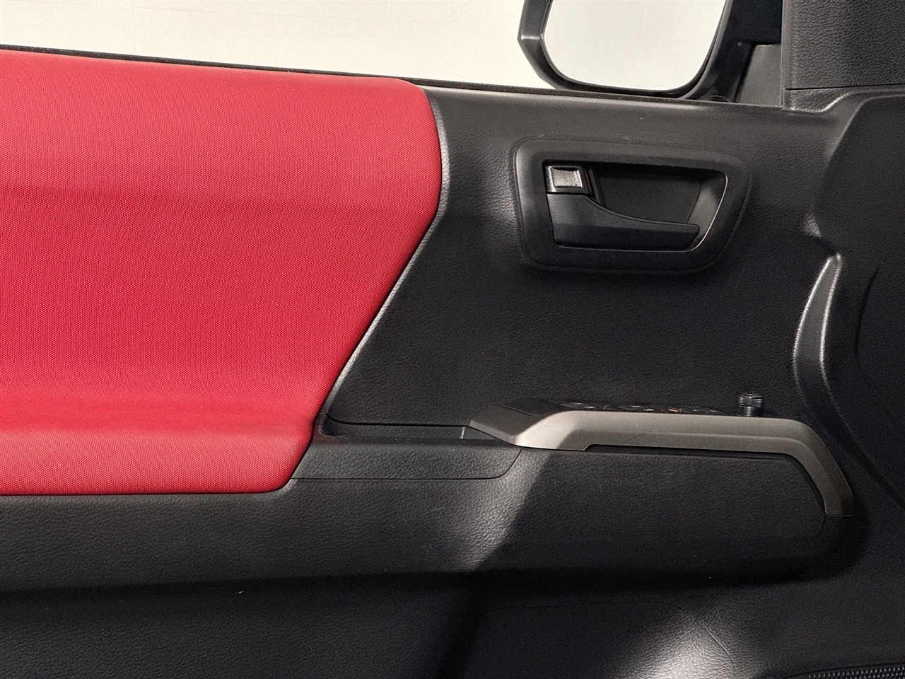 Toyota Tacoma 4WD TRD Off Road Double Cab 5' Bed V6 MT (Natl) 2021