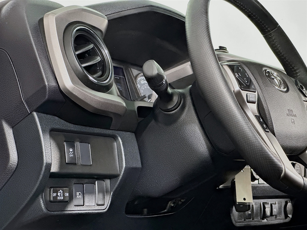 Toyota Tacoma 4WD TRD Off Road Double Cab 5' Bed V6 MT (Natl) 2021