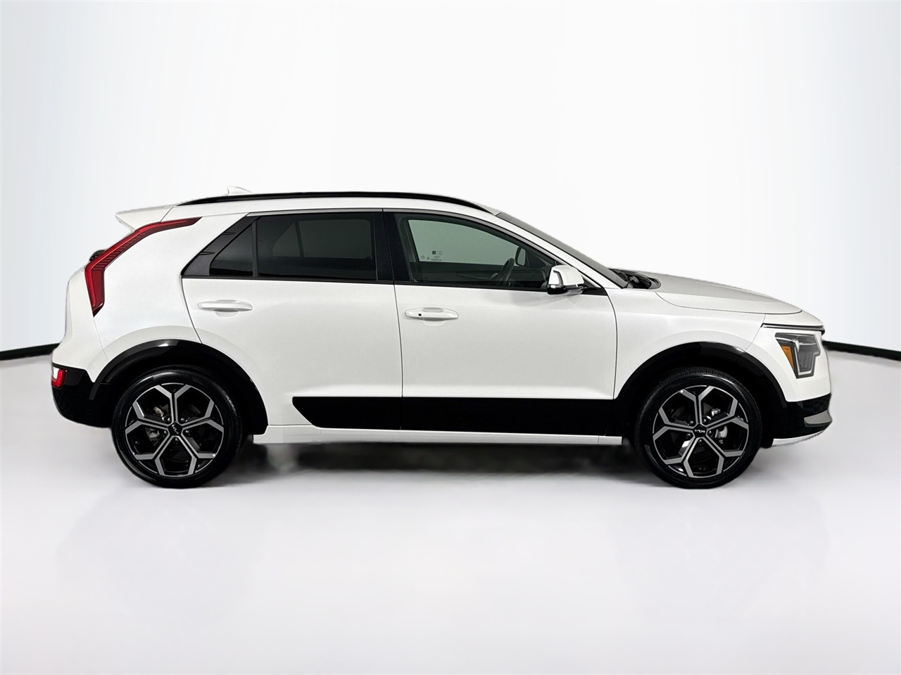 Kia Niro EX Touring FWD 2023