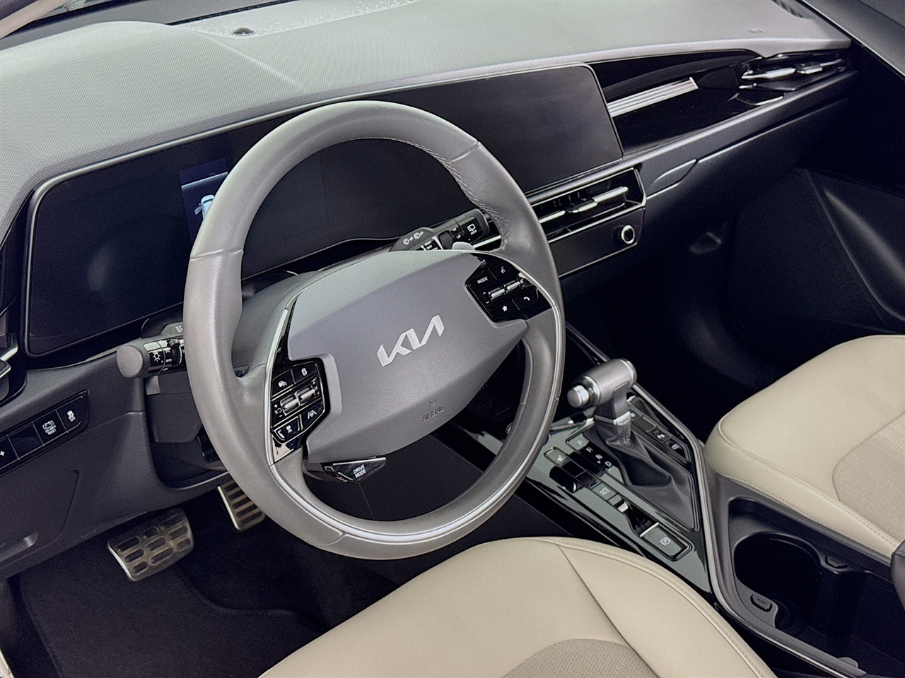 Kia Niro EX Touring FWD 2023