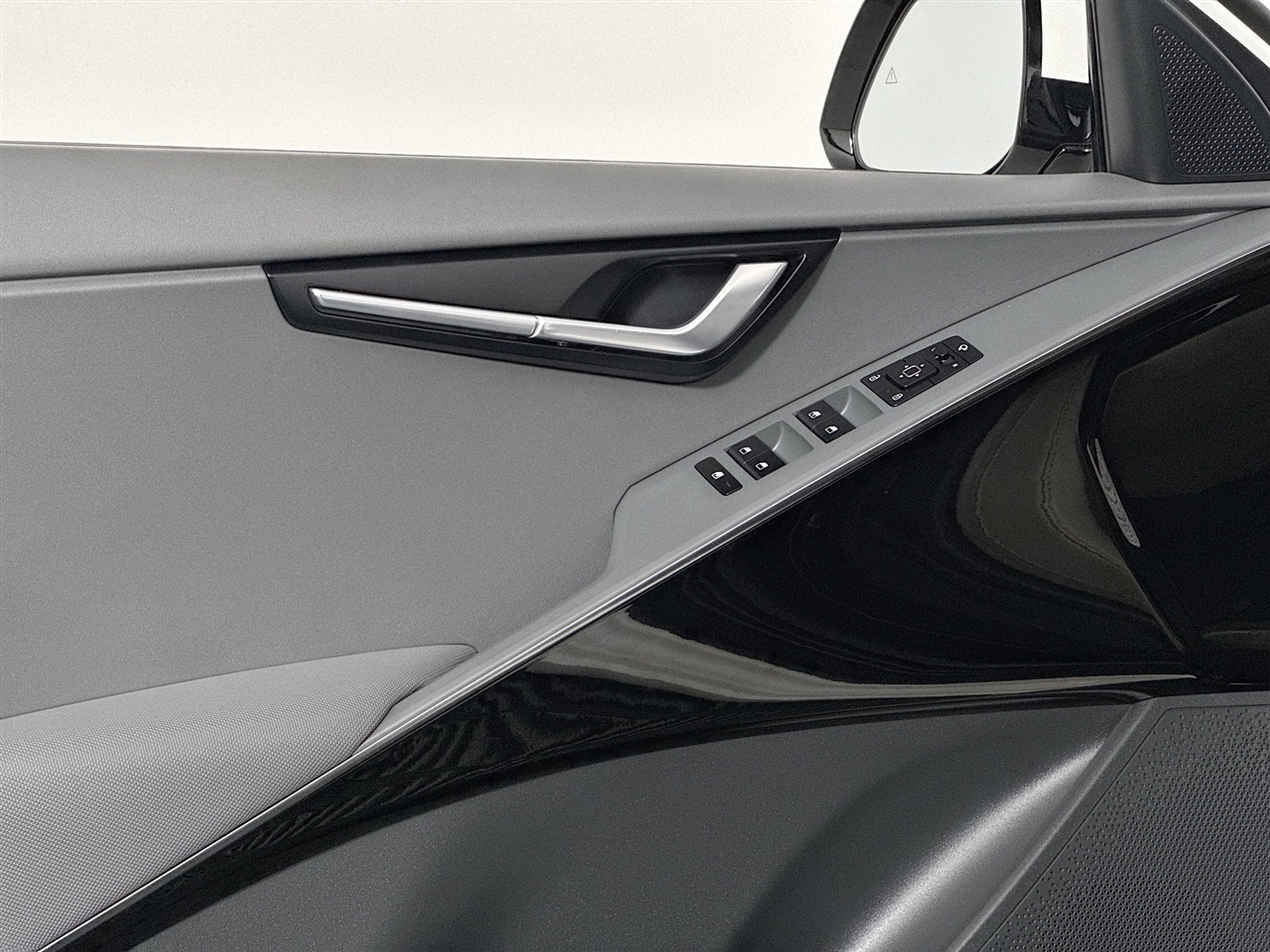 Kia Niro EX Touring FWD 2023