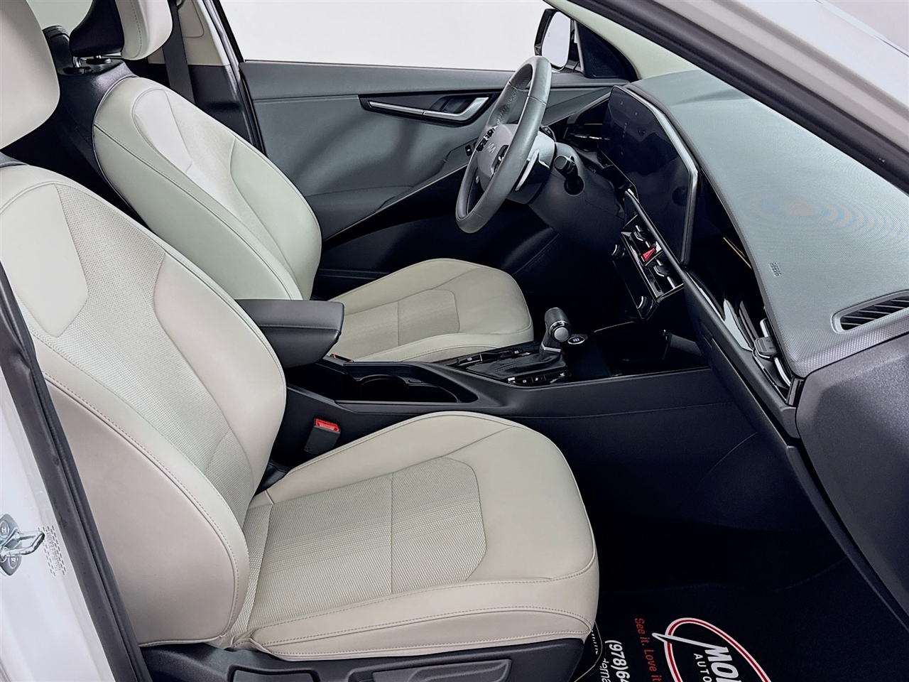 Kia Niro EX Touring FWD 2023