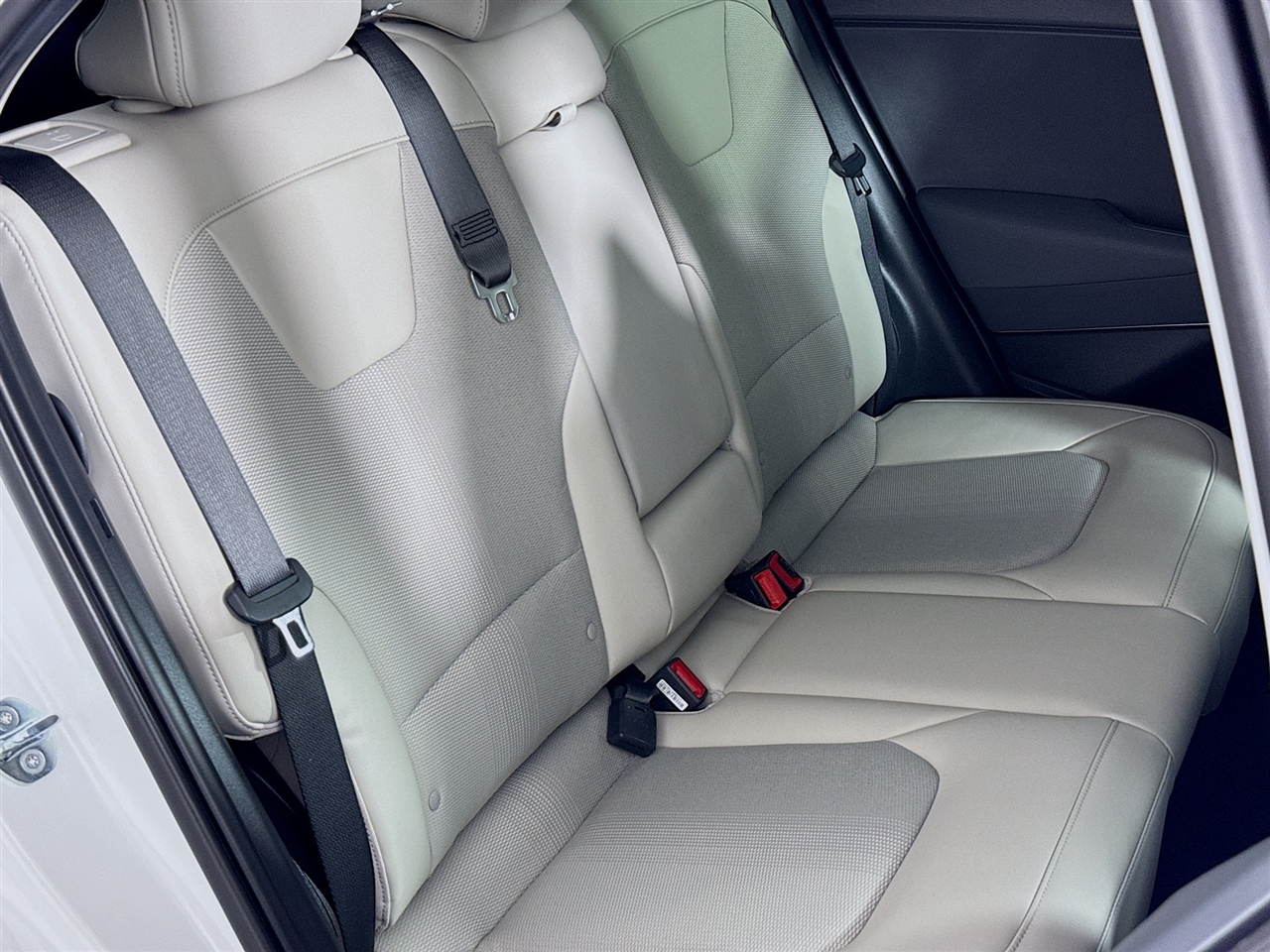 Kia Niro EX Touring FWD 2023