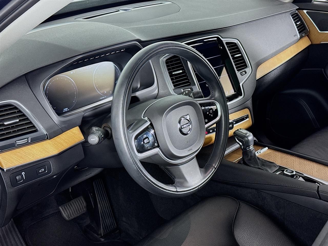 Volvo XC90 T5 AWD Momentum 7P 2022