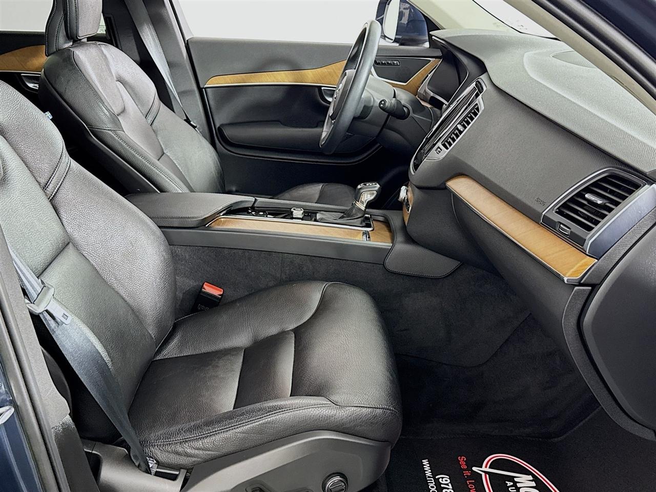 Volvo XC90 T5 AWD Momentum 7P 2022