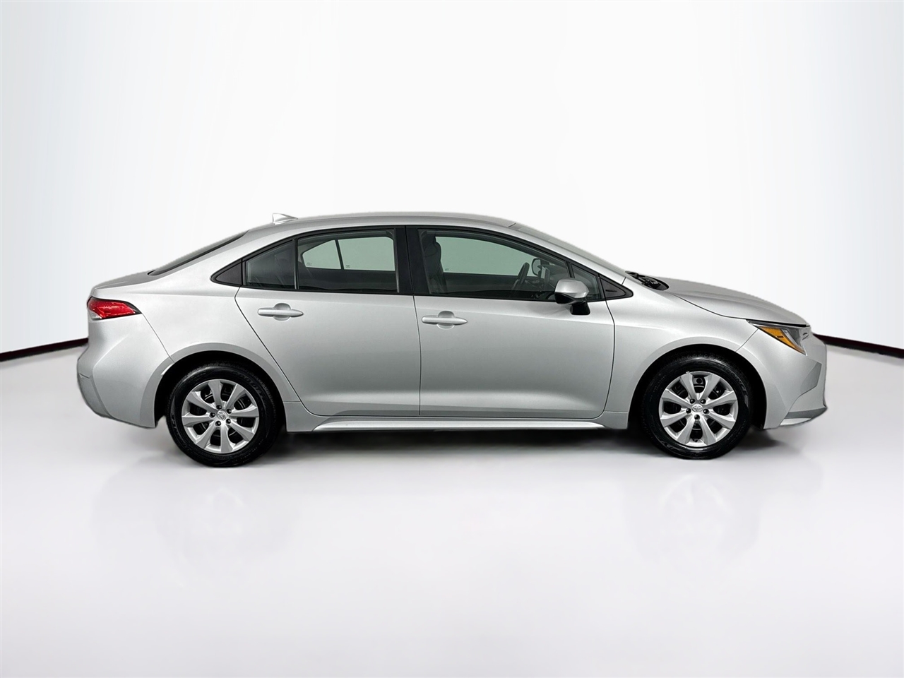 Toyota Corolla LE CVT (Natl) 2024