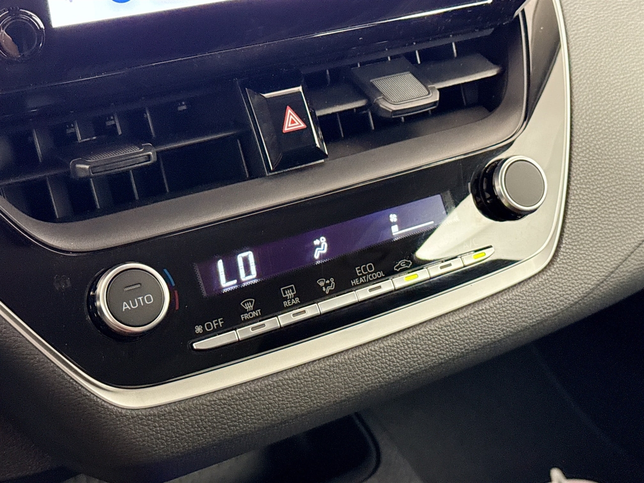 Toyota Corolla LE CVT (Natl) 2024