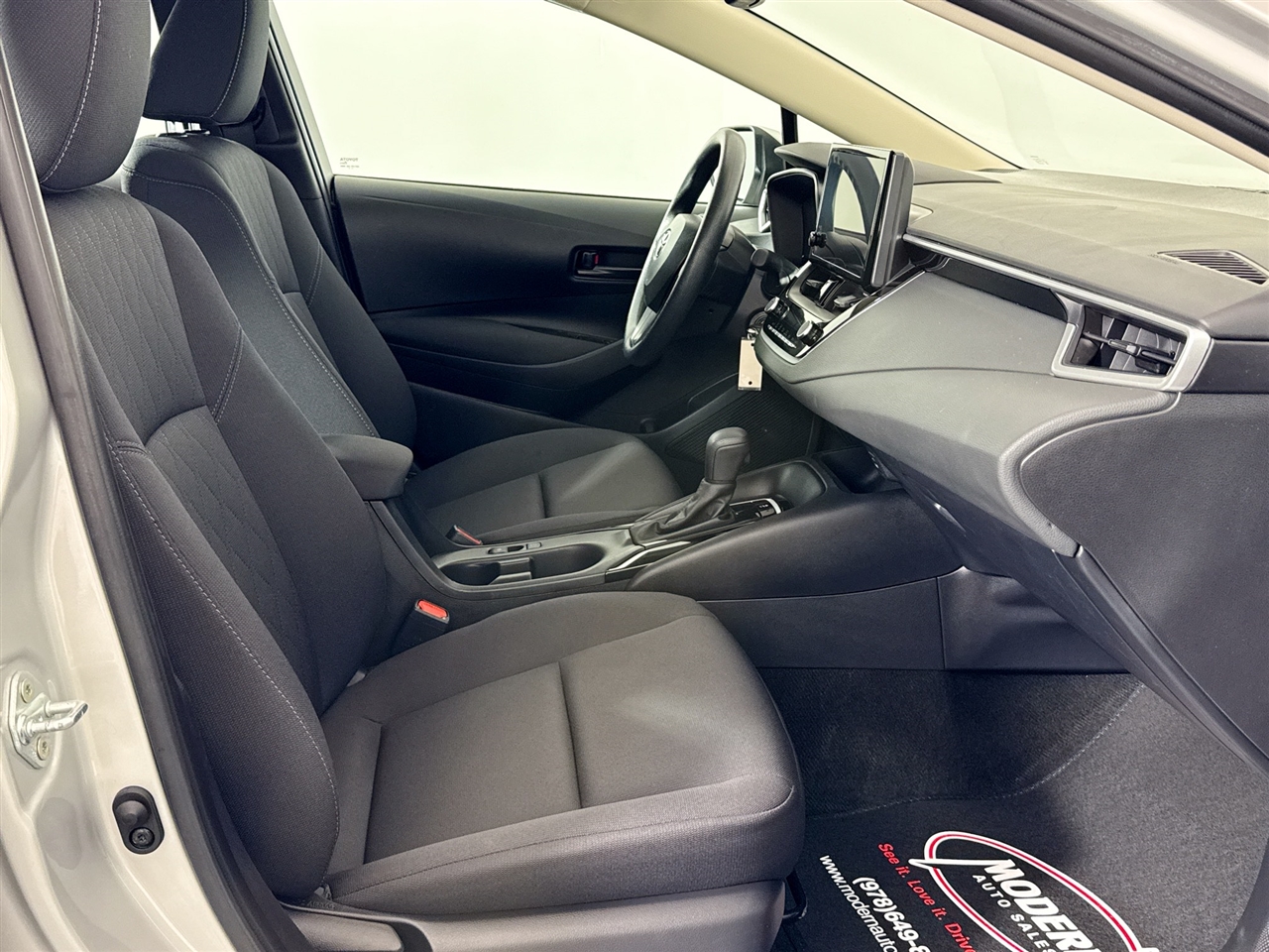 Toyota Corolla LE CVT (Natl) 2024