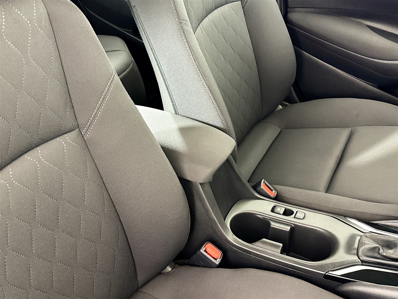 Toyota Corolla LE CVT (Natl) 2024