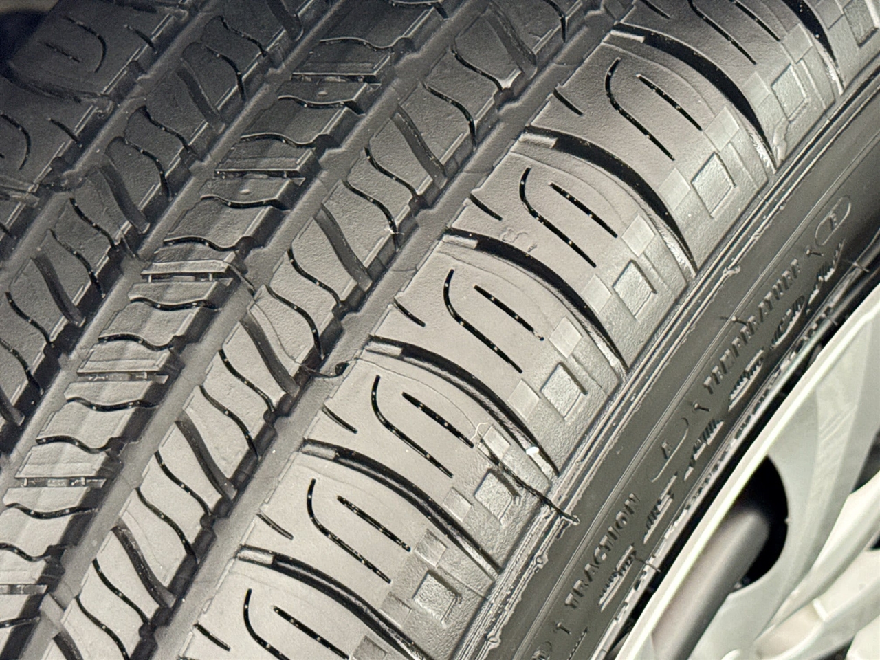 Toyota Corolla LE CVT (Natl) 2024