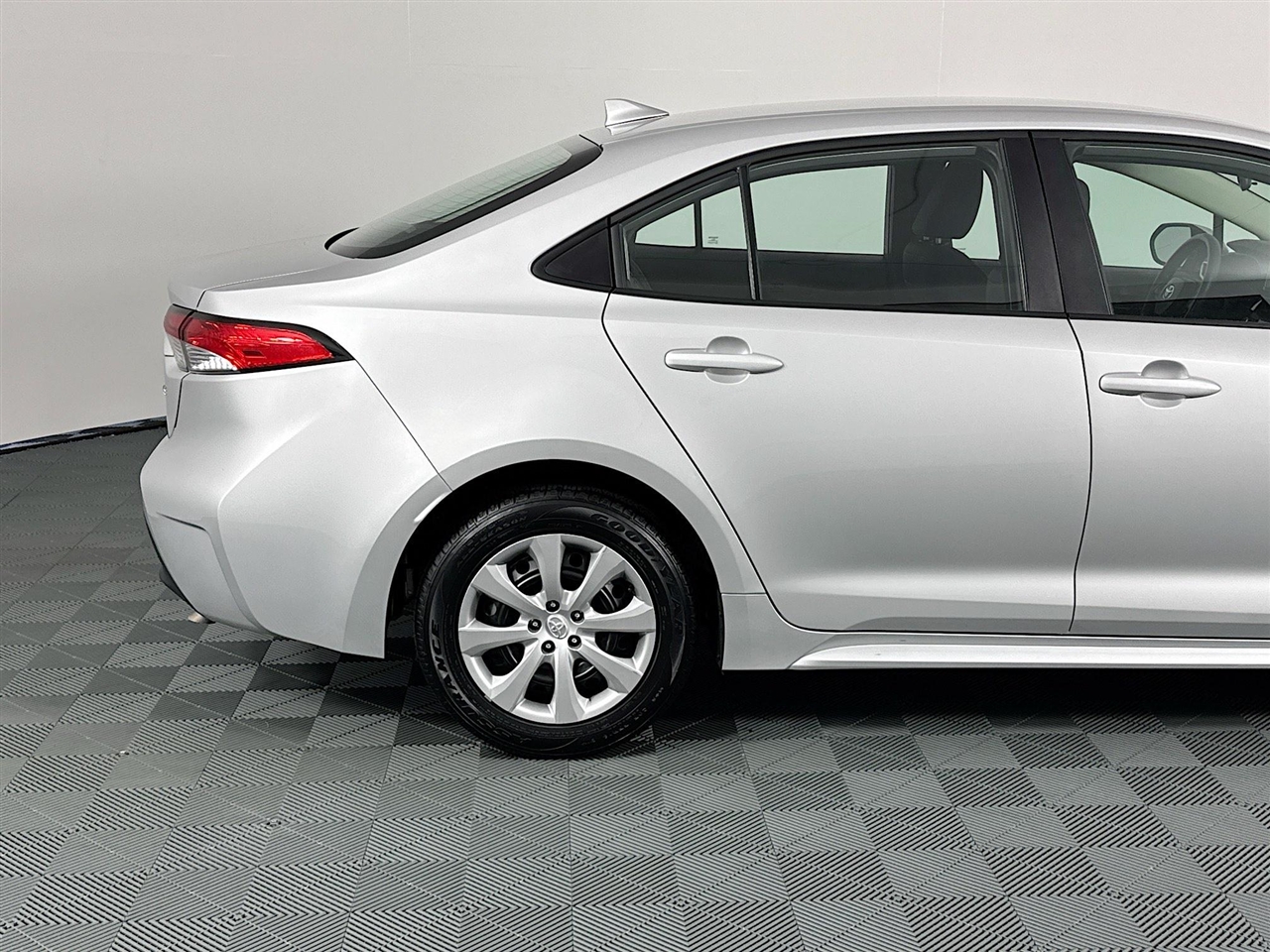 Toyota Corolla LE CVT (Natl) 2024