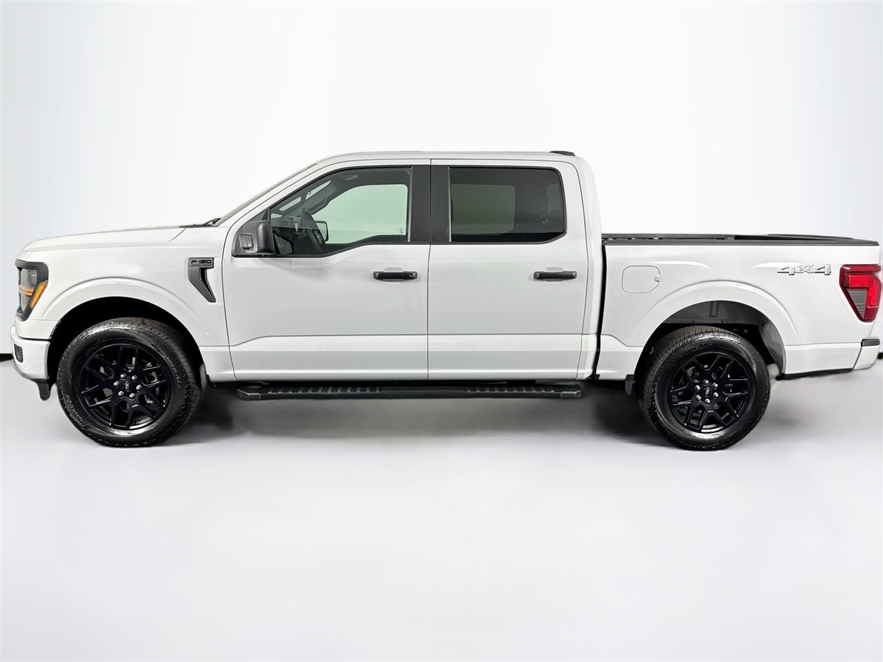 Ford F-150 STX 4WD SuperCrew 5.5' Box 2024