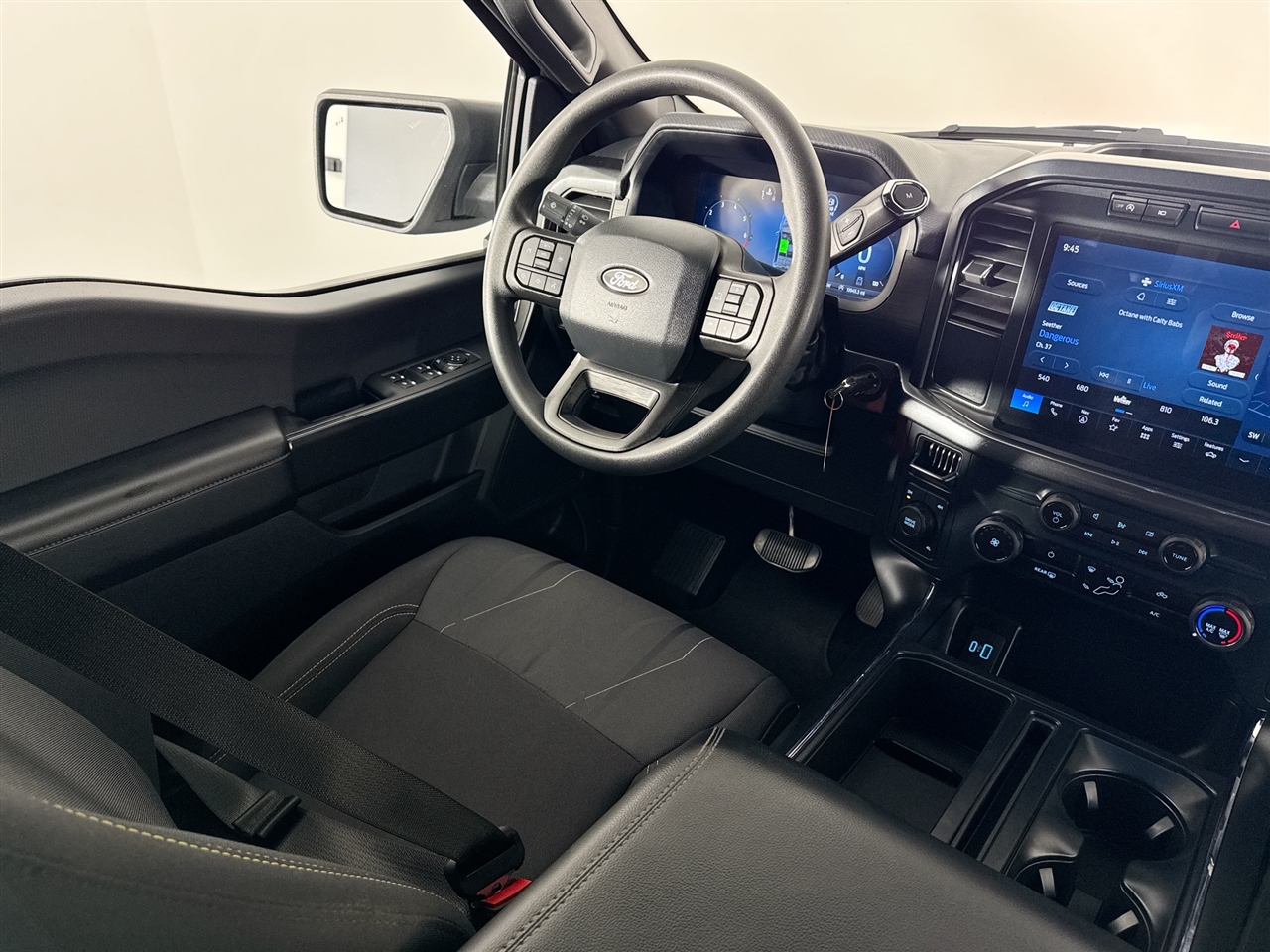 Ford F-150 STX 4WD SuperCrew 5.5' Box 2024