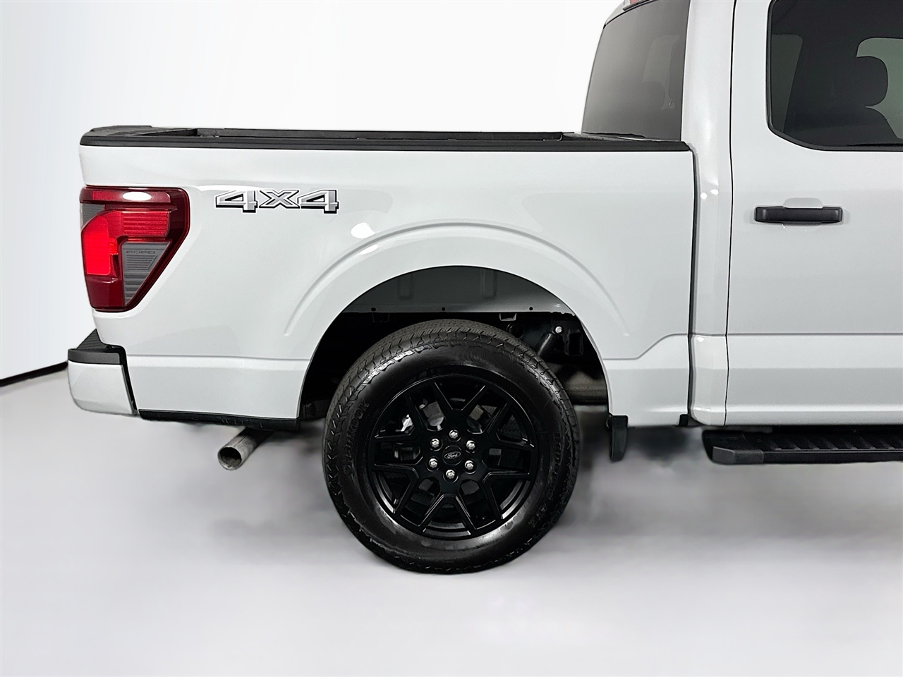 Ford F-150 STX 4WD SuperCrew 5.5' Box 2024