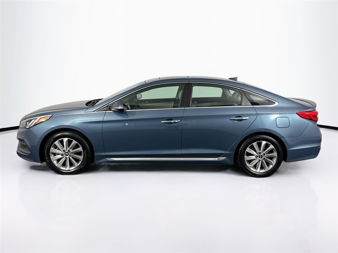 Hyundai Sonata Sport 2.4L PZEV 2017