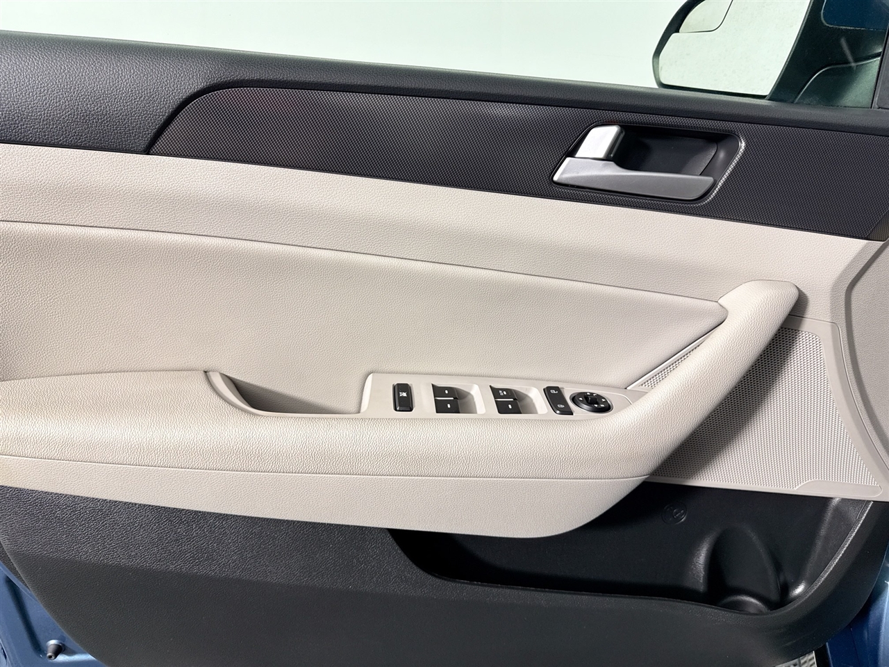 Hyundai Sonata Sport 2.4L PZEV 2017