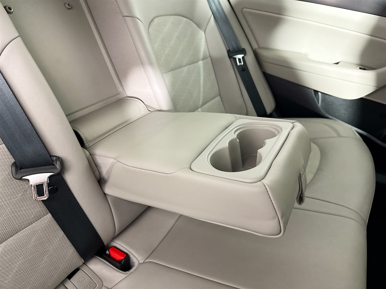 Hyundai Sonata Sport 2.4L PZEV 2017