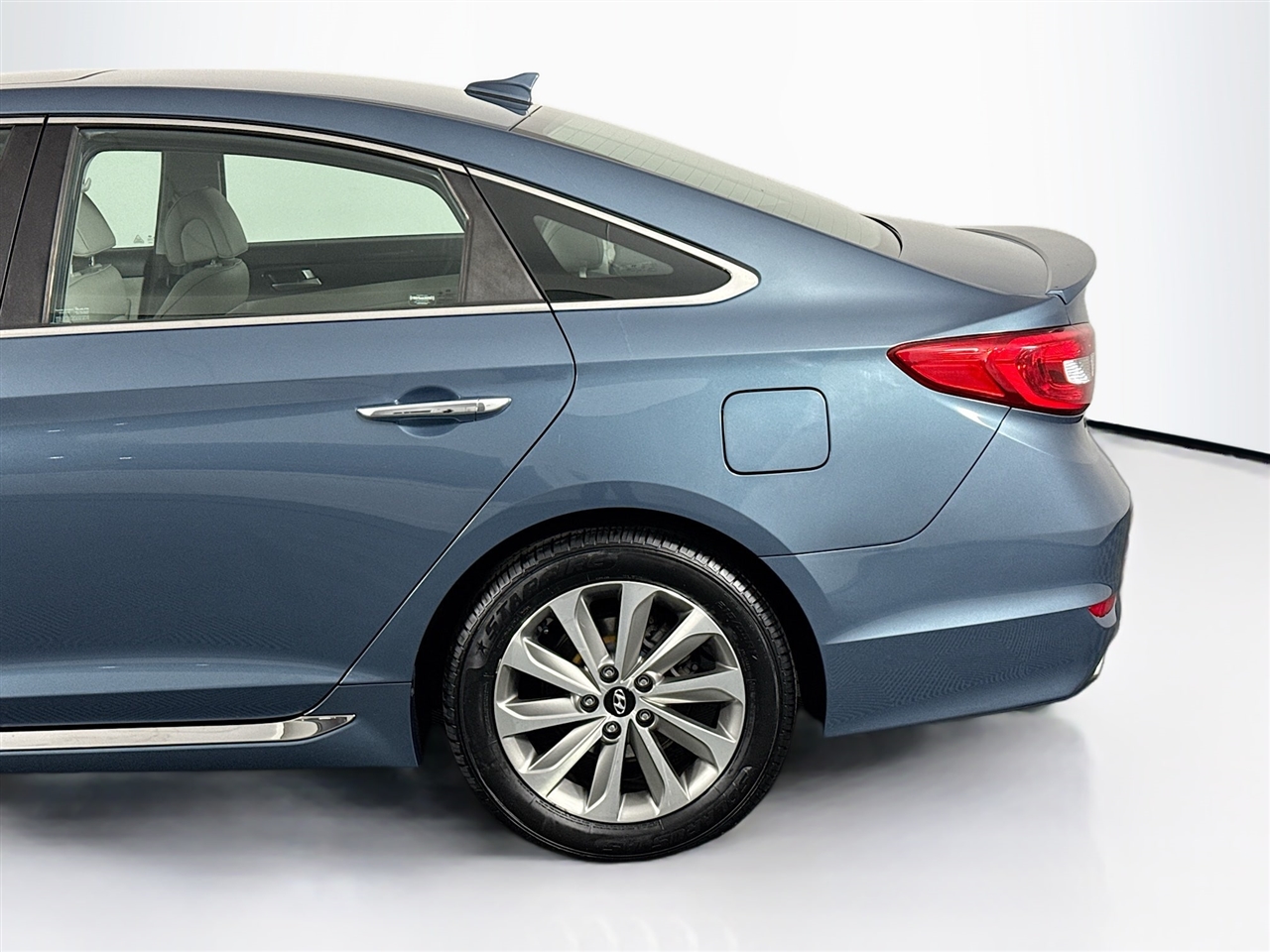 Hyundai Sonata Sport 2.4L PZEV 2017