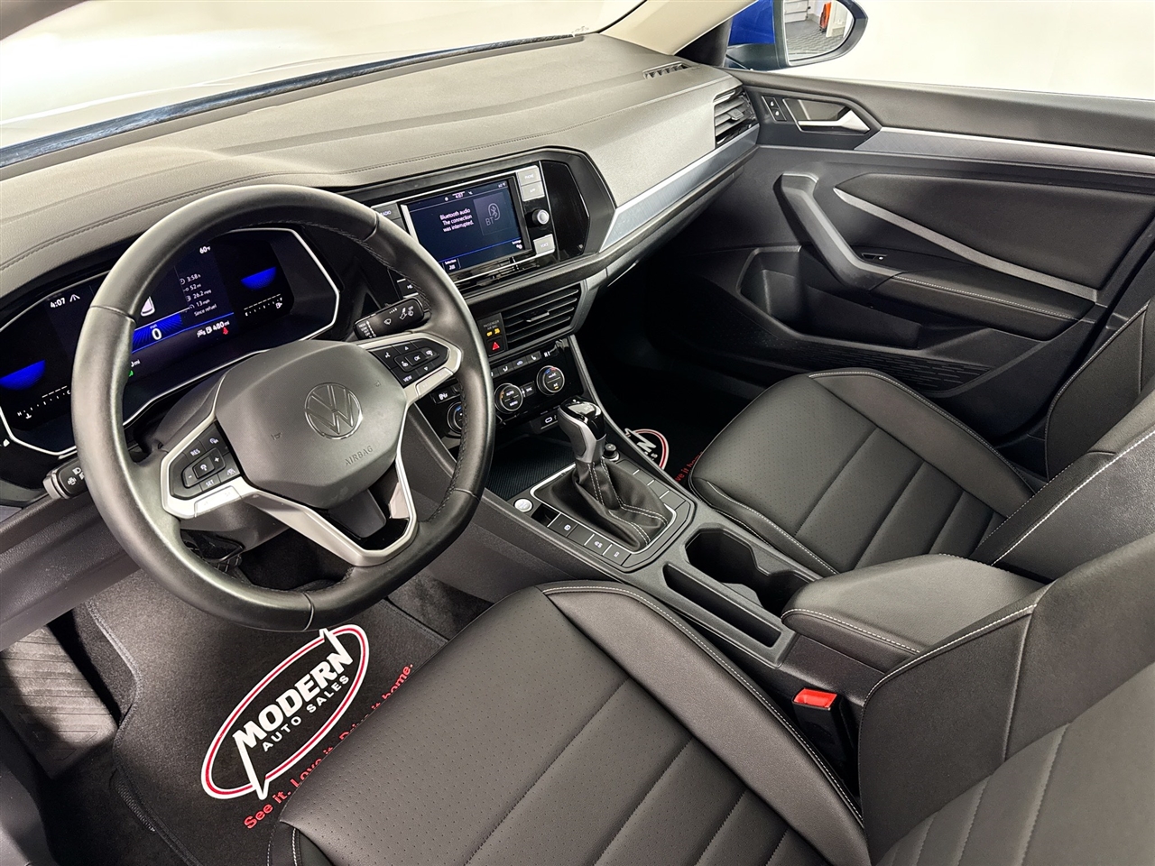 Volkswagen Jetta SE Auto 2022