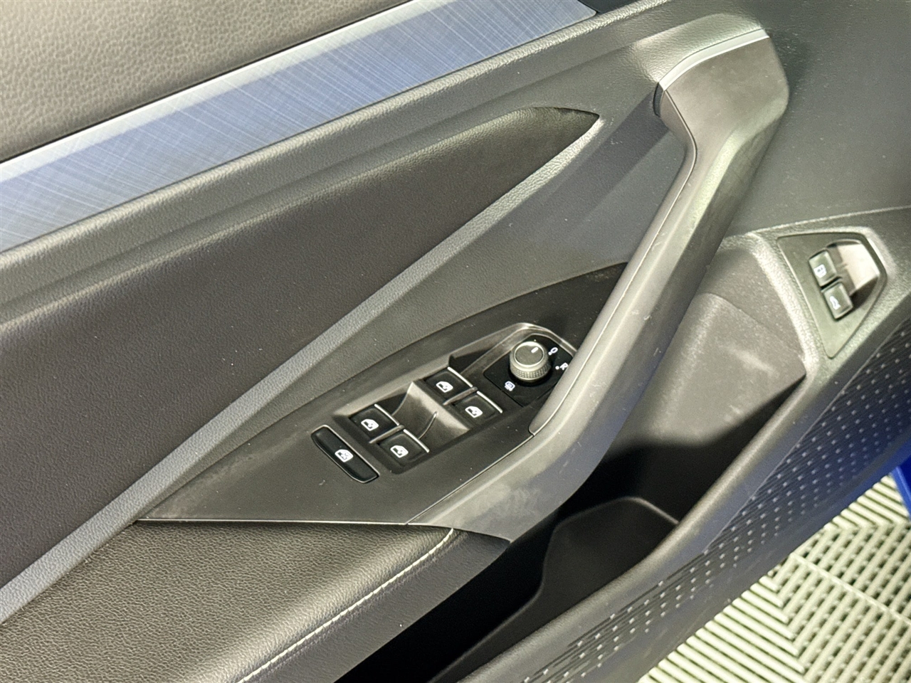 Volkswagen Jetta SE Auto 2022