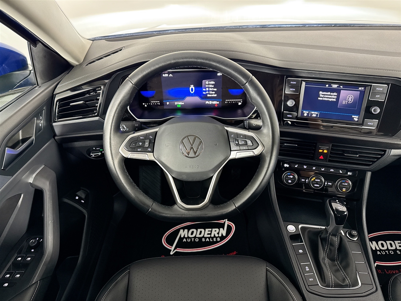 Volkswagen Jetta SE Auto 2022