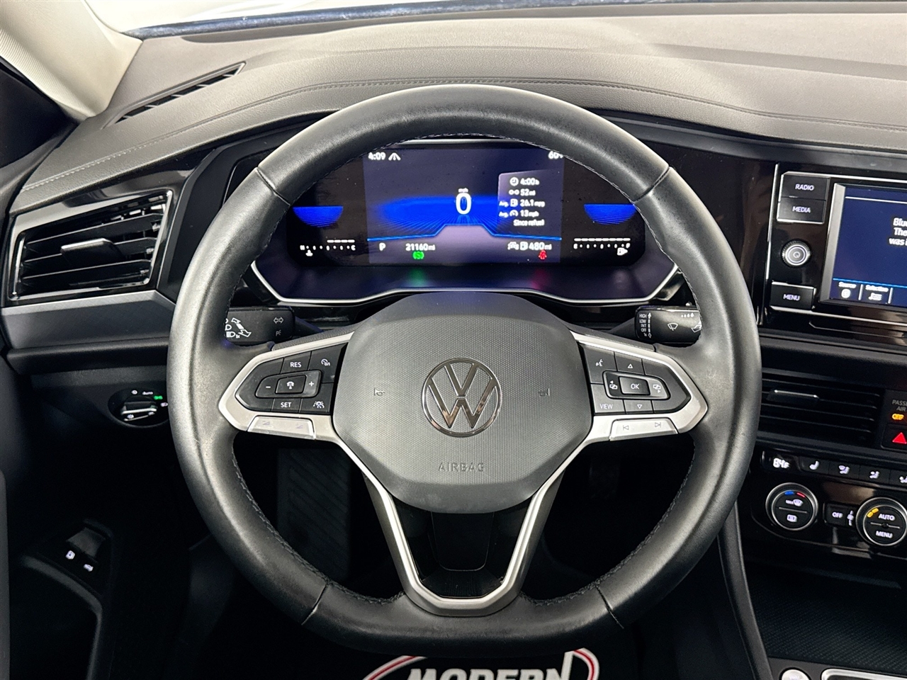 Volkswagen Jetta SE Auto 2022