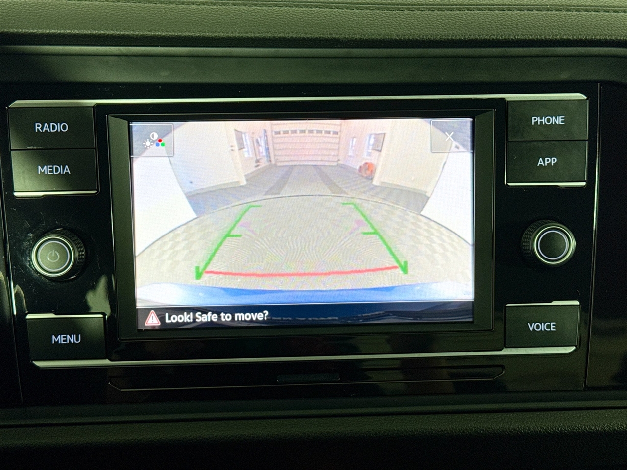 Volkswagen Jetta SE Auto 2022