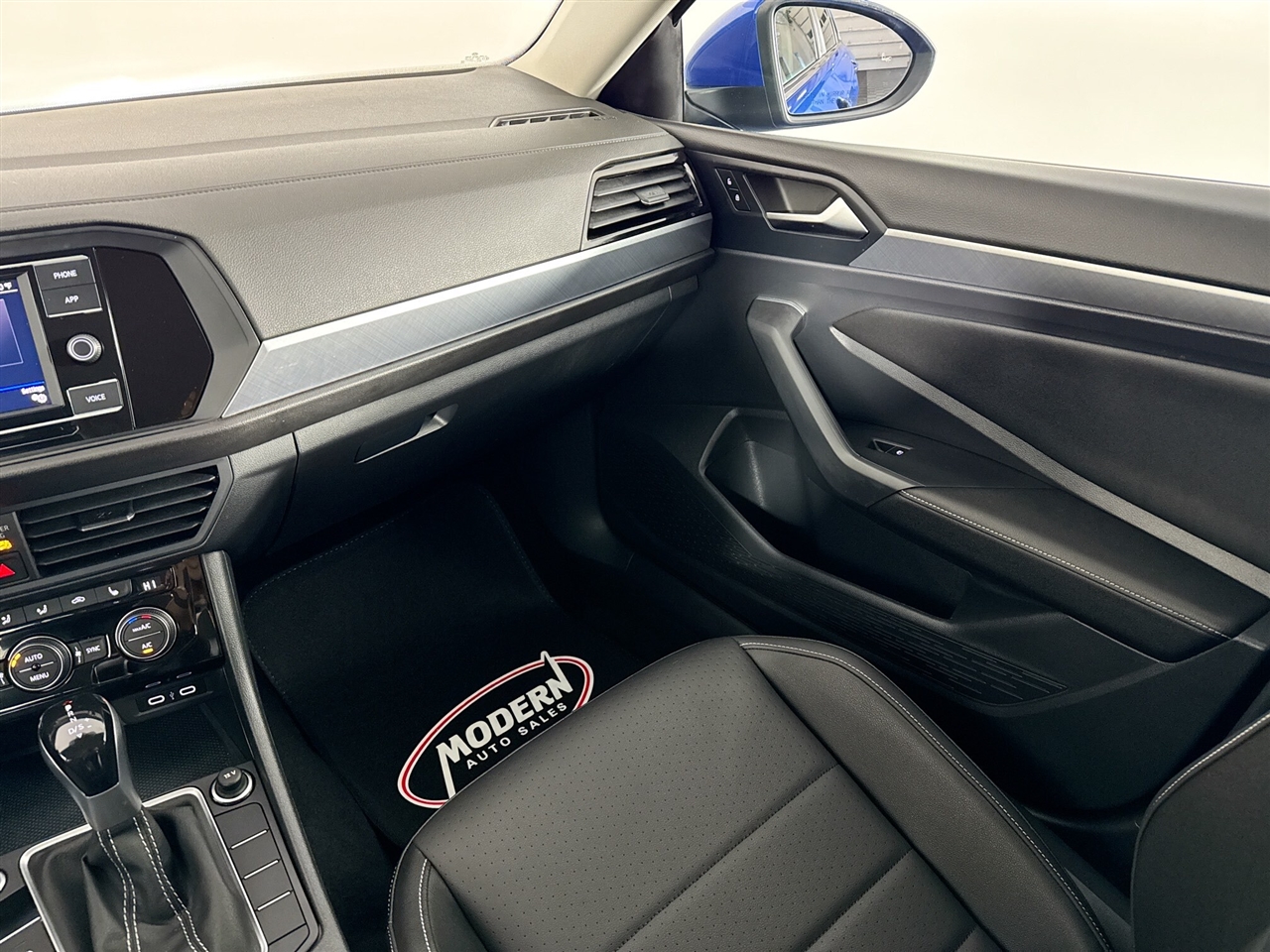 Volkswagen Jetta SE Auto 2022