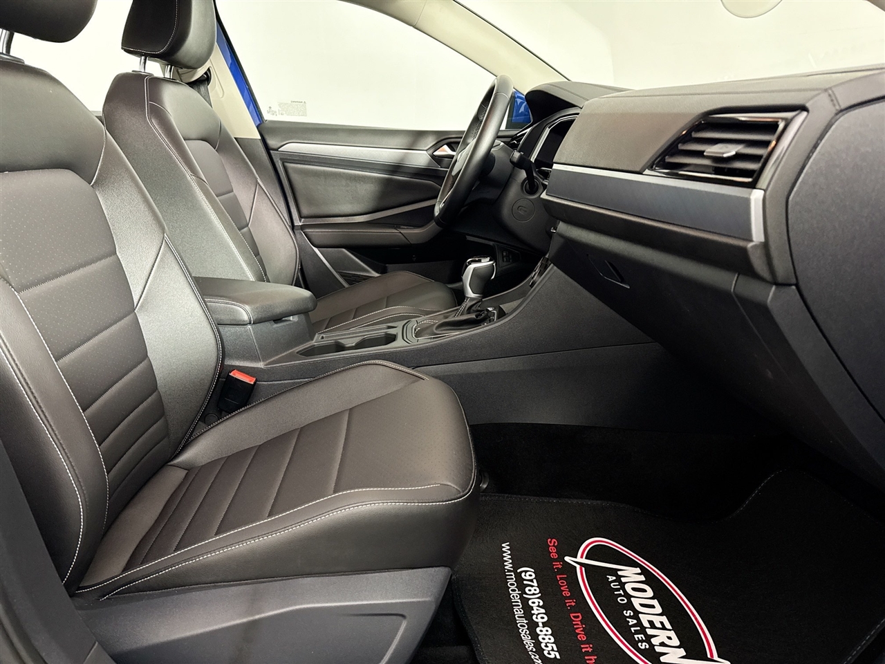 Volkswagen Jetta SE Auto 2022