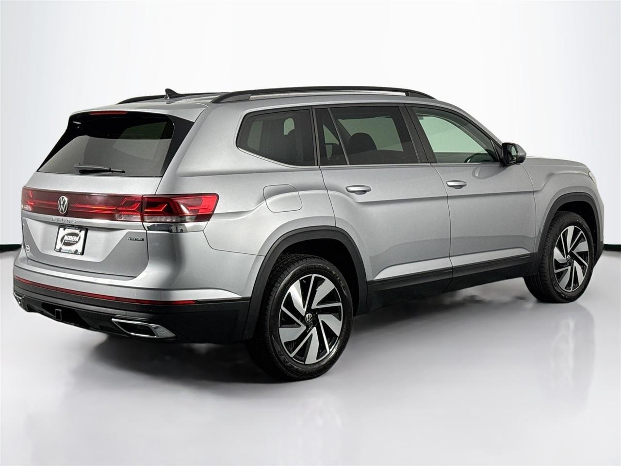 Volkswagen Atlas 2.0T SE w/Technology 4MOTION 2024