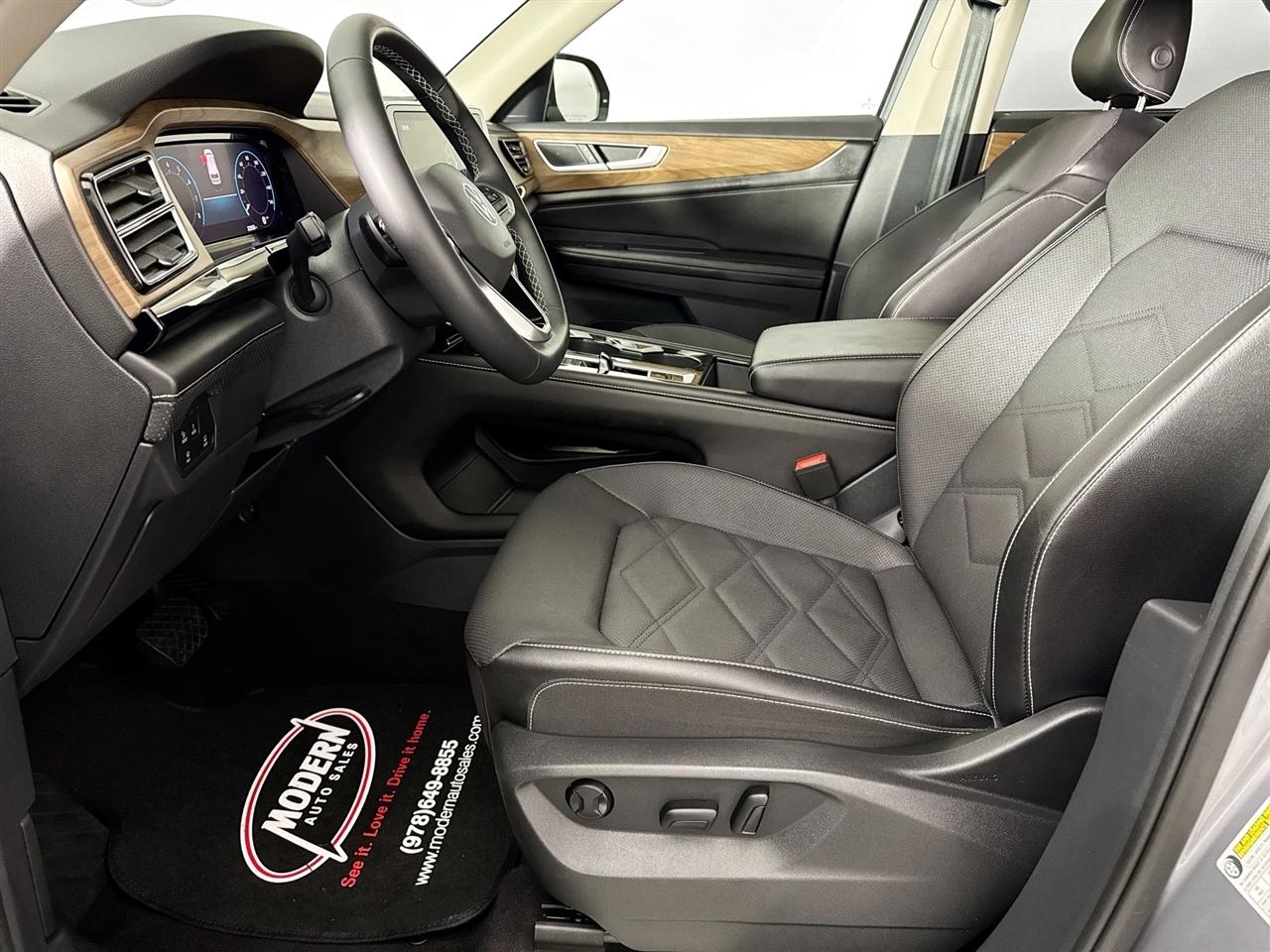 Volkswagen Atlas 2.0T SE w/Technology 4MOTION 2024