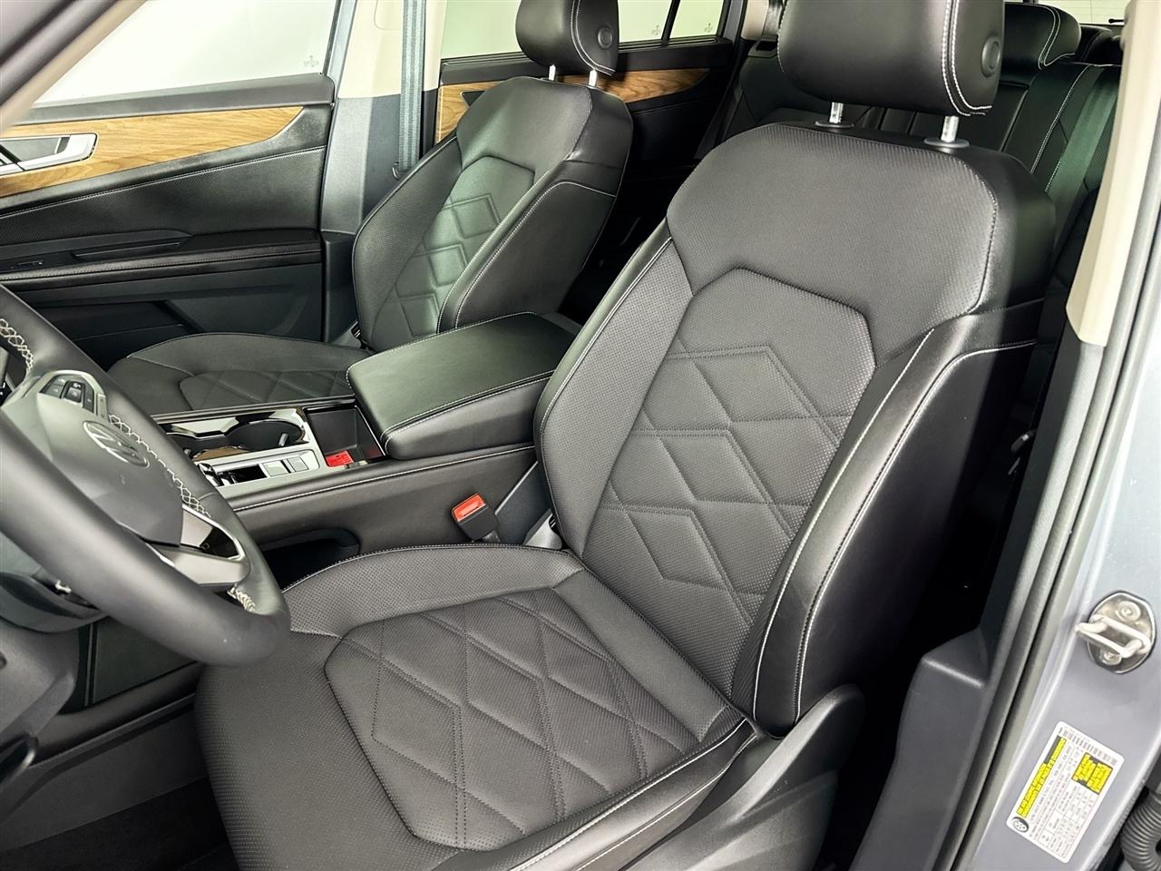 Volkswagen Atlas 2.0T SE w/Technology 4MOTION 2024