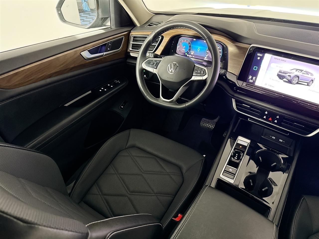 Volkswagen Atlas 2.0T SE w/Technology 4MOTION 2024