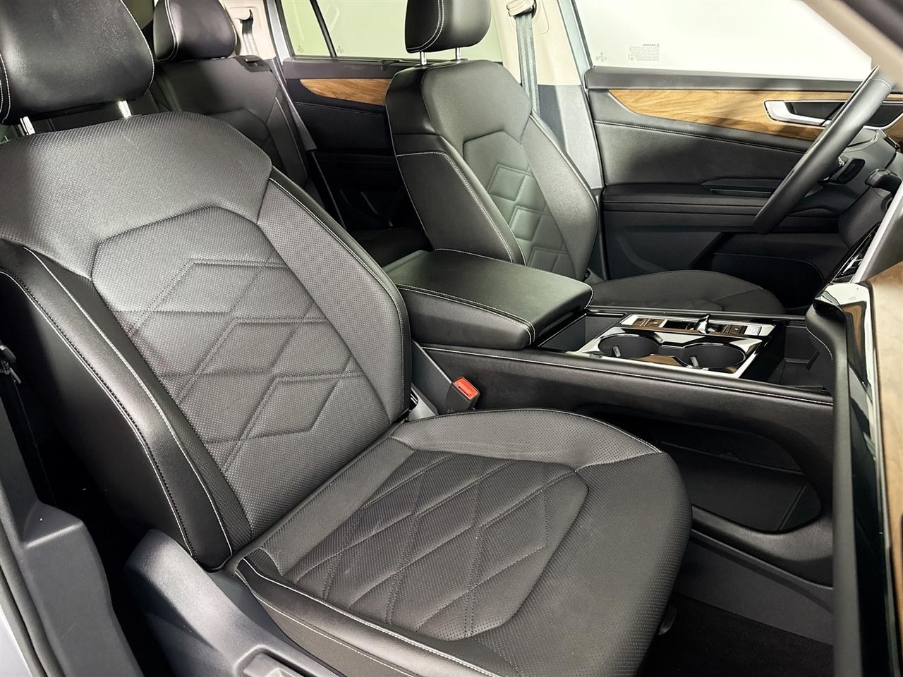Volkswagen Atlas 2.0T SE w/Technology 4MOTION 2024