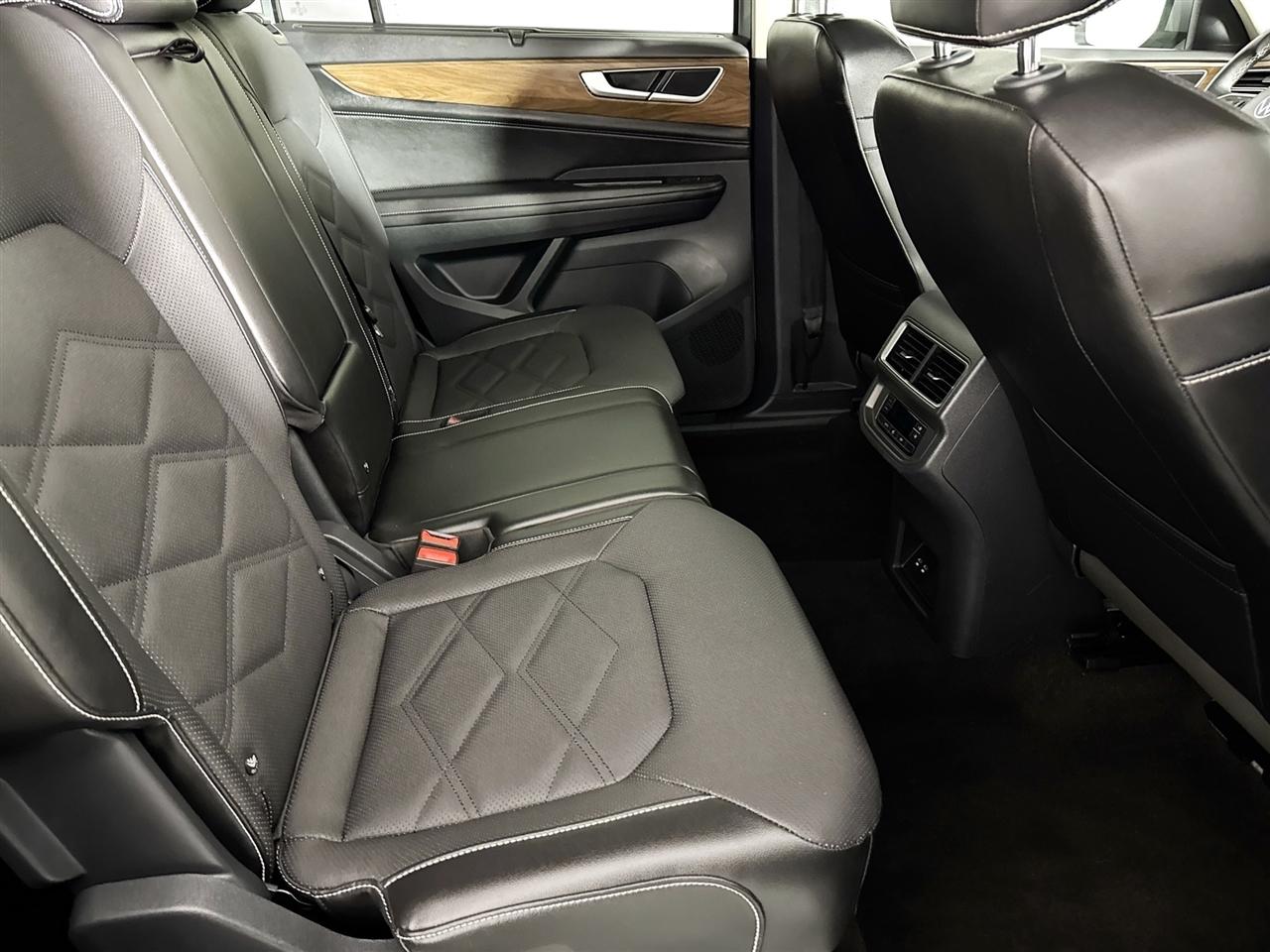 Volkswagen Atlas 2.0T SE w/Technology 4MOTION 2024