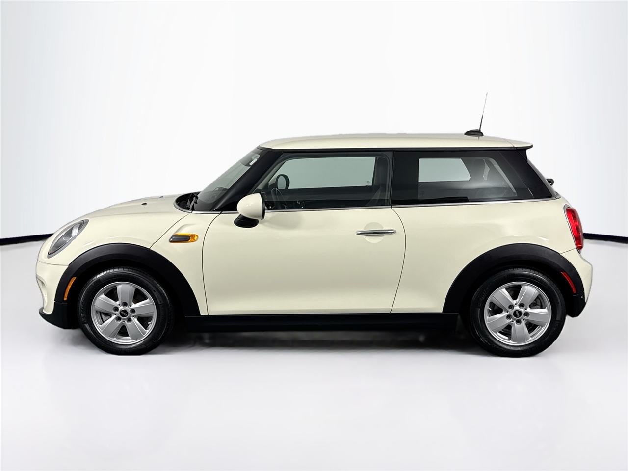 MINI Hardtop 2 Door Cooper FWD 2019