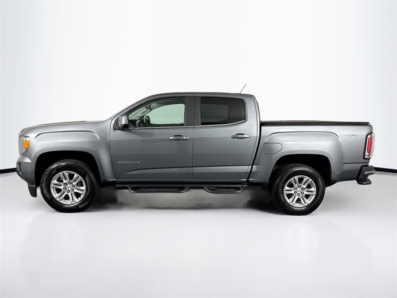 GMC Canyon 4WD Crew Cab 128" SLE 2020