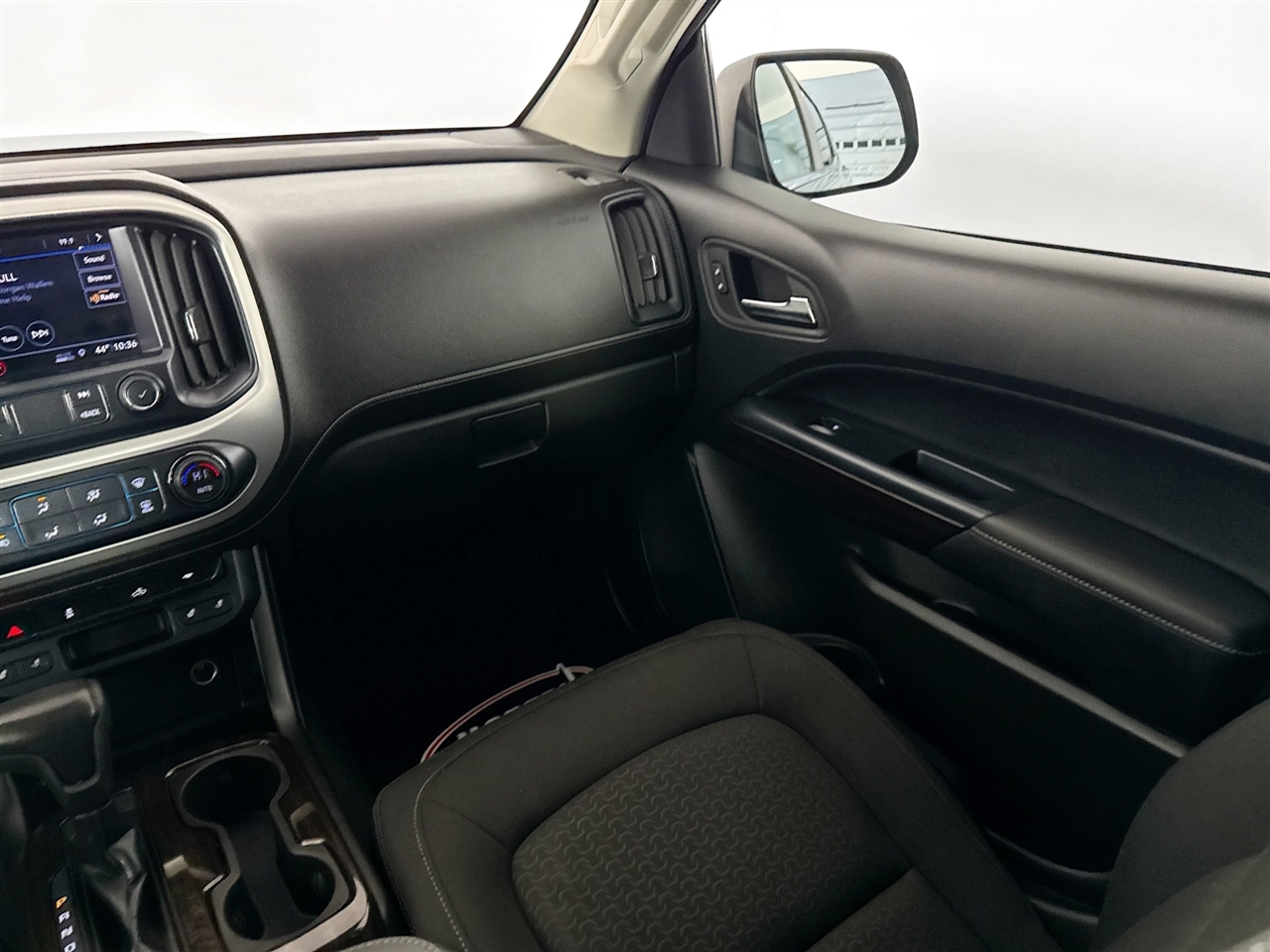 GMC Canyon 4WD Crew Cab 128" SLE 2020