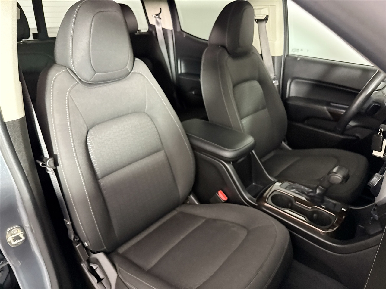 GMC Canyon 4WD Crew Cab 128" SLE 2020