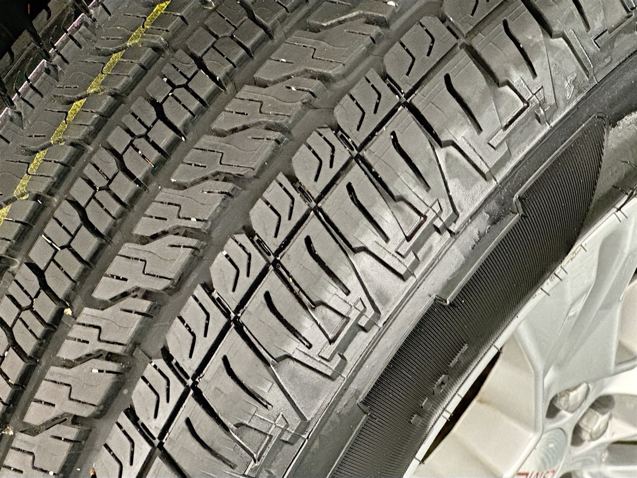 GMC Canyon 4WD Crew Cab 128" SLE 2020