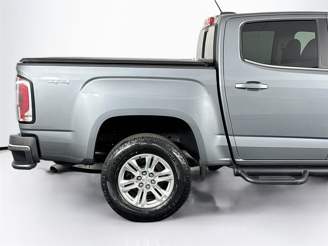 GMC Canyon 4WD Crew Cab 128" SLE 2020