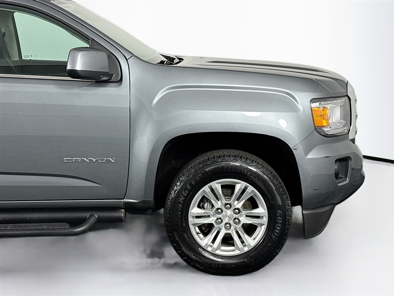 GMC Canyon 4WD Crew Cab 128" SLE 2020