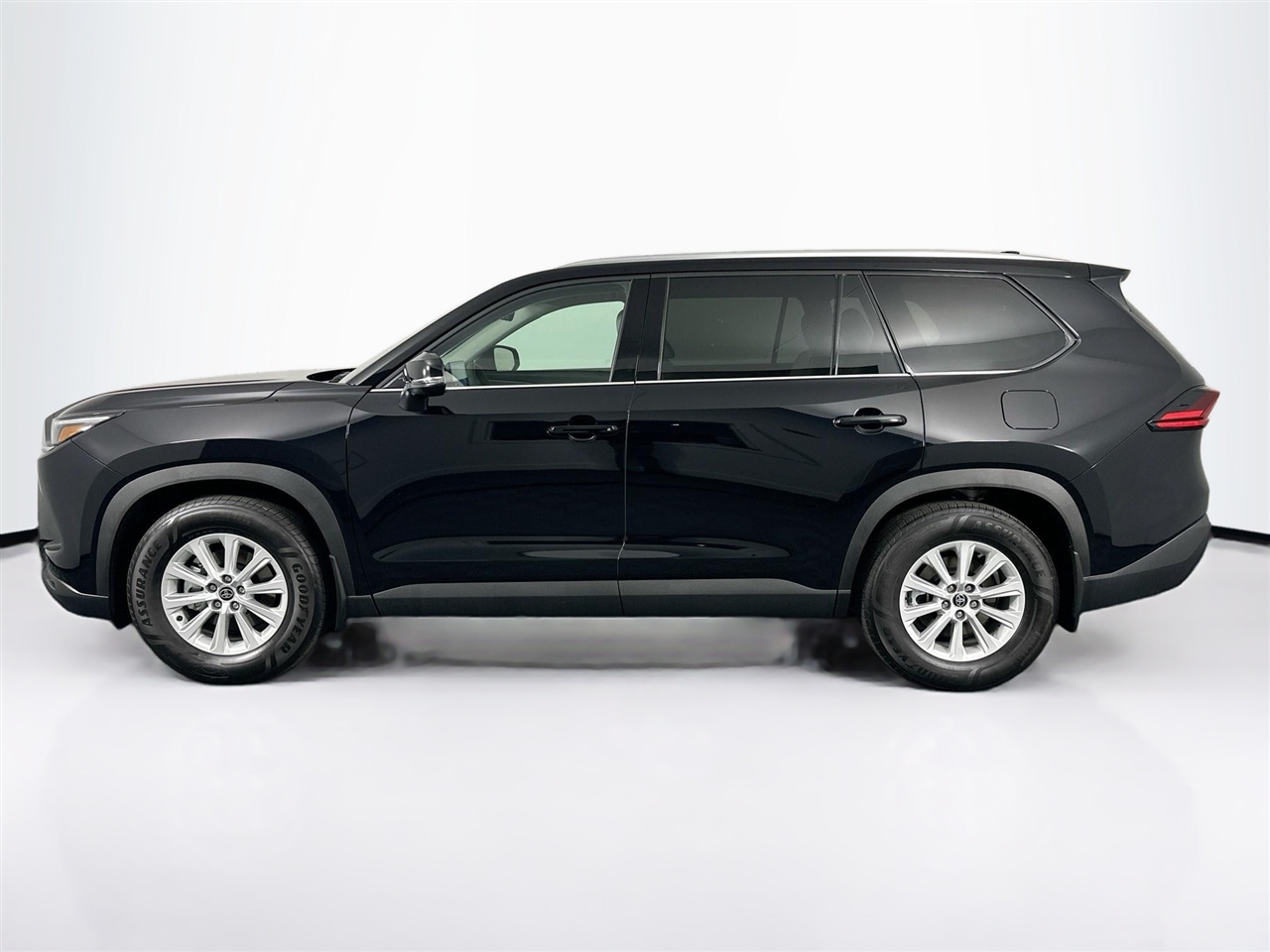 Toyota Grand Highlander Hybrid LE AWD (Natl) 2025