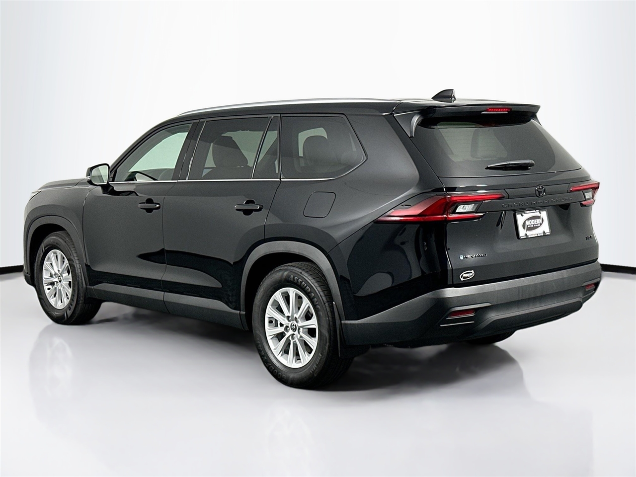 Toyota Grand Highlander Hybrid LE AWD (Natl) 2025