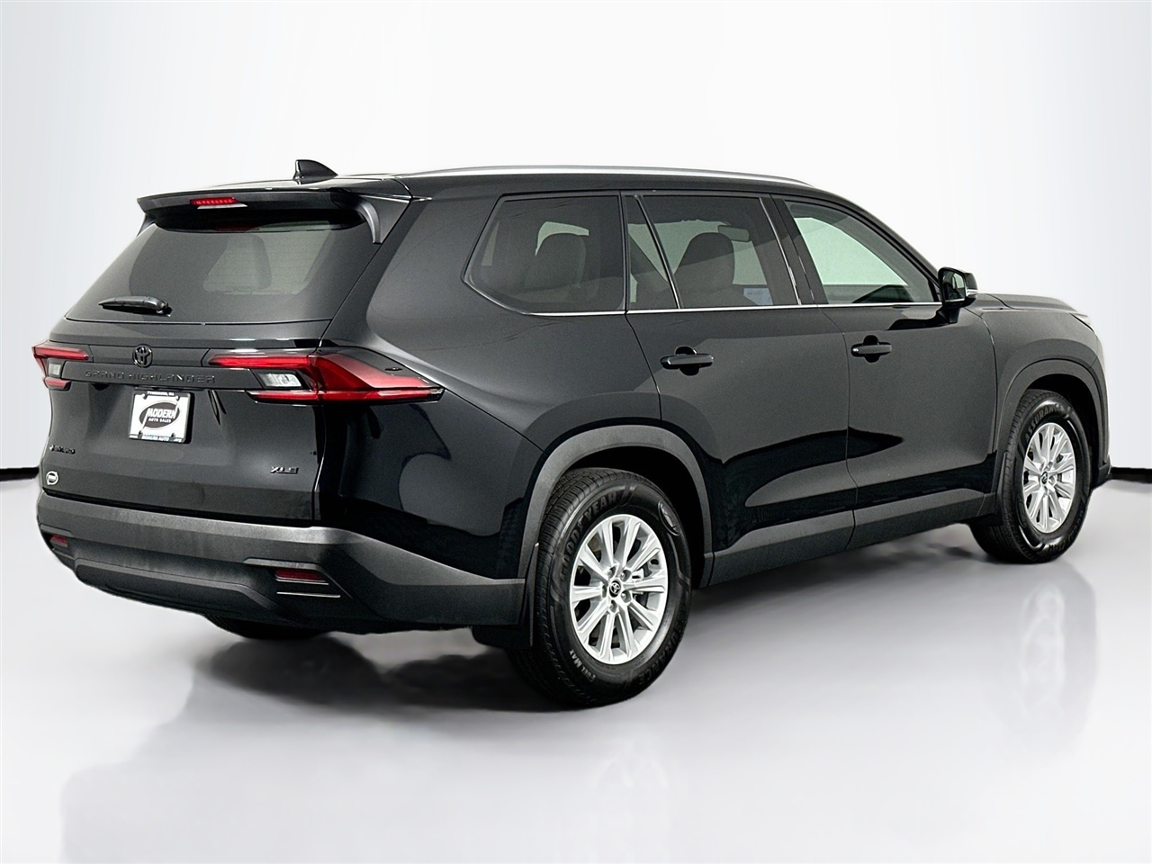 Toyota Grand Highlander Hybrid LE AWD (Natl) 2025