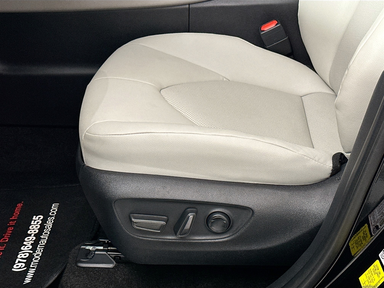 Toyota Grand Highlander Hybrid LE AWD (Natl) 2025